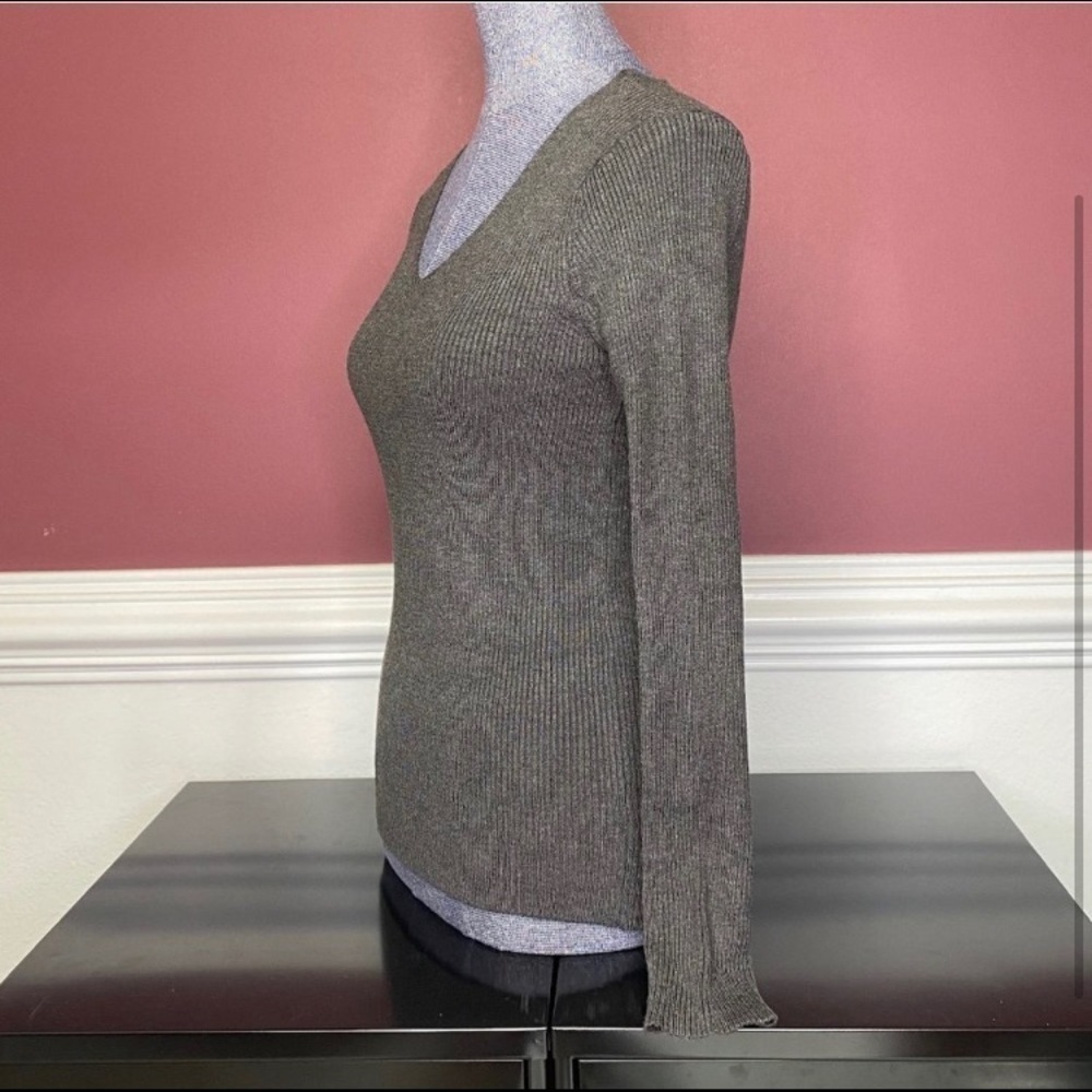 Hyped Unicorn gray v-neck bodycon sweater Large - Picture 3 of 4